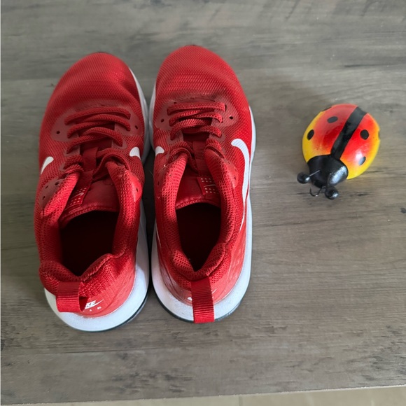 Nike shoes - Picture 4 of 5